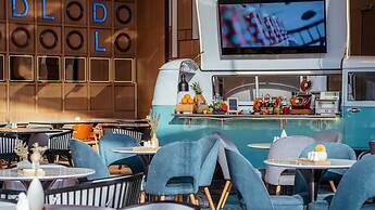 Holiday Inn Shanghai Nanjing Road by IHG