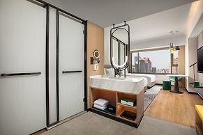 Holiday Inn Shanghai Nanjing Road by IHG