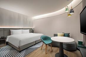 Holiday Inn Shanghai Nanjing Road by IHG