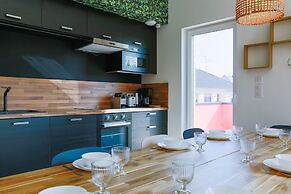 La Maison Devant La Prairie