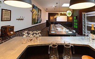 La Maison Devant La Prairie