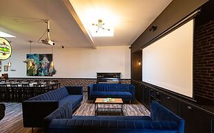 La Maison Devant La Prairie