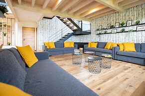 La Maison Devant La Prairie