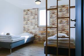 La Maison Devant La Prairie