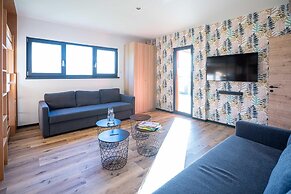 La Maison Devant La Prairie