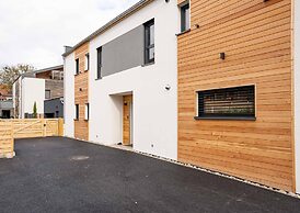 La Maison Devant La Prairie