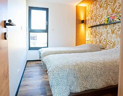 La Maison Devant La Prairie