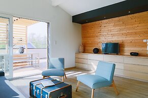 La Maison Devant La Prairie