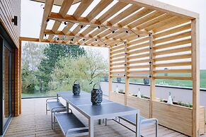 La Maison Devant La Prairie