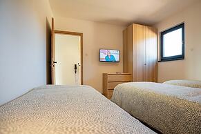 La Maison Devant La Prairie