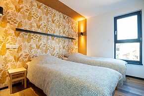 La Maison Devant La Prairie