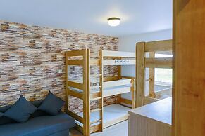 La Maison Devant La Prairie