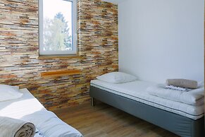 La Maison Devant La Prairie