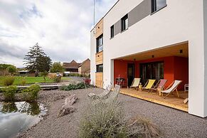 La Maison Devant La Prairie