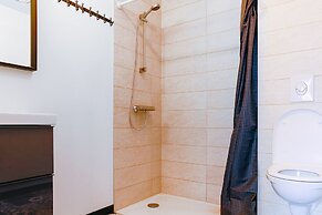 La Maison Devant La Prairie