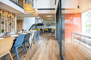 La Maison Devant La Prairie