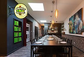 La Maison Devant La Prairie