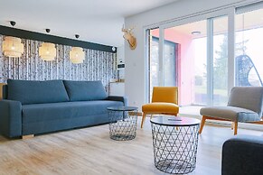 La Maison Devant La Prairie