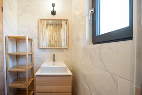 La Maison Devant La Prairie