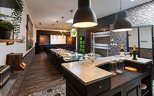 La Maison Devant La Prairie