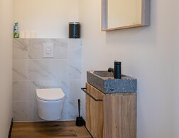 La Maison Devant La Prairie