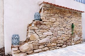 La Maison Devant La Prairie