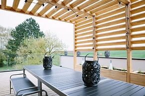 La Maison Devant La Prairie