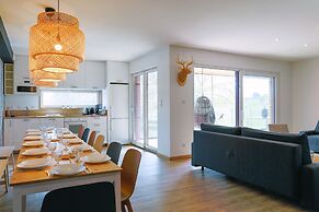 La Maison Devant La Prairie