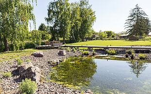 La Maison Devant La Prairie