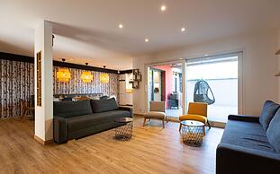 La Maison Devant La Prairie