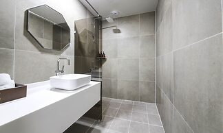City Hotel