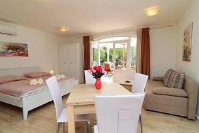 Apartments Seafront Silence