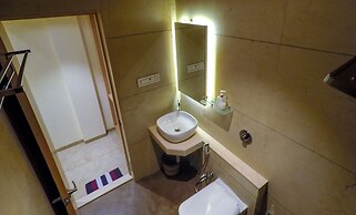 Rudra Shelter Business Hotel