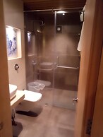 Rudra Shelter Business Hotel