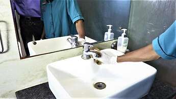 Rudra Shelter Business Hotel