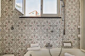 Homey Seaview Apartment