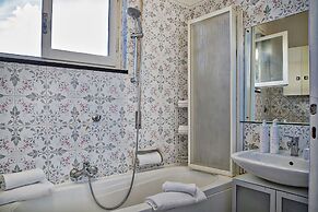 Homey Seaview Apartment