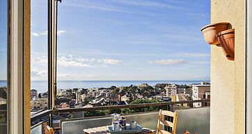 Homey Seaview Apartment