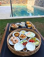 Theasea Stylish Residences