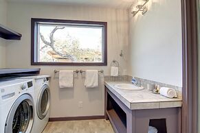 Quiet Sea Point Cottage by Redawning