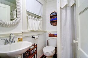 Joys Beach 1 Bedroom Cottage by RedAwning