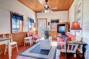 Joys Beach 1 Bedroom Cottage by RedAwning