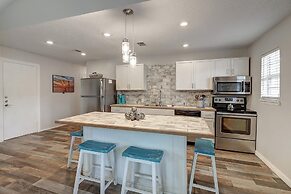 Mermaid's Landing 2 Bedroom Cottage by RedAwning