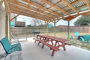 Mermaid's Landing 2 Bedroom Cottage by RedAwning