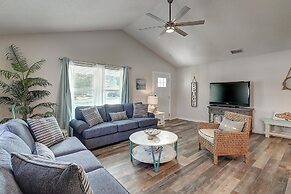 Mermaid's Landing 2 Bedroom Cottage by RedAwning