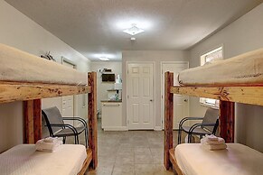 Fantasy Oaks Lodge 4 Bedroom Home by RedAwning