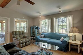 Fantasy Oaks Lodge 4 Bedroom Home by RedAwning