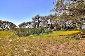 Fantasy Oaks Lodge 4 Bedroom Home by RedAwning