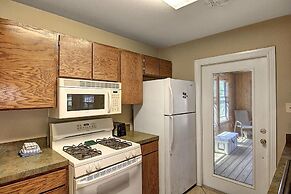 Fantasy Oaks Lodge 4 Bedroom Home by RedAwning