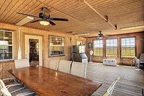 Fantasy Oaks Lodge 4 Bedroom Home by RedAwning